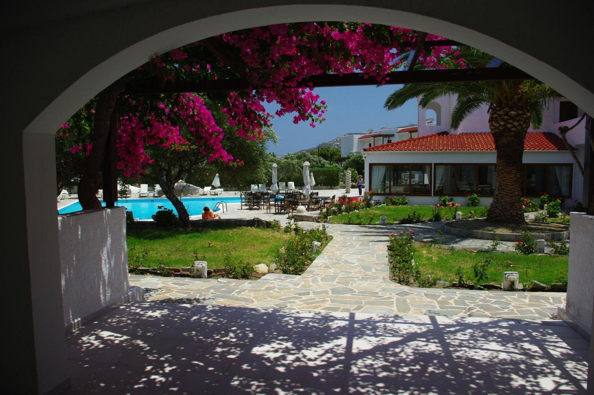 Astron Hotel Karpathos Bagian luar foto