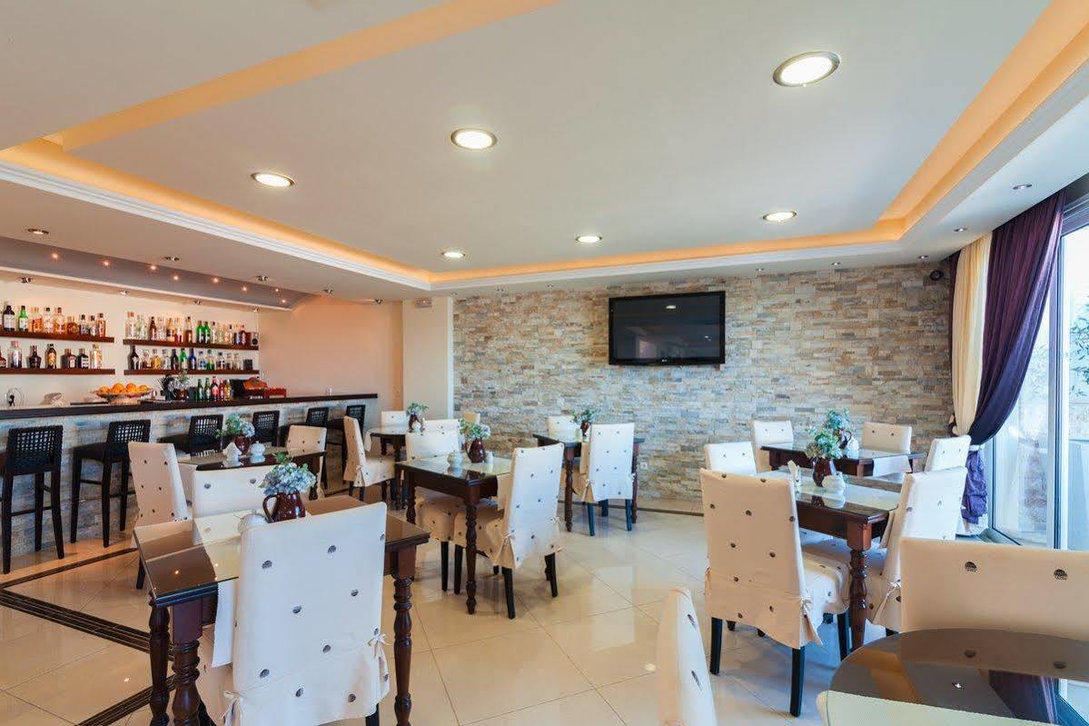 Astron Hotel Karpathos Bagian luar foto
